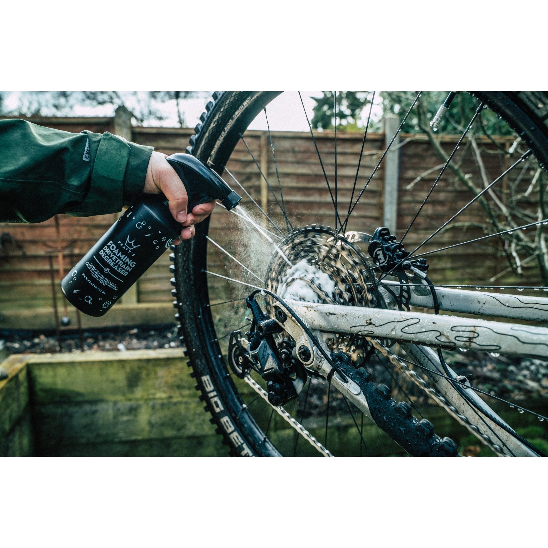 Дегризер для трансмісії велосипеда Peaty's Foaming Drivetrain Degreaser