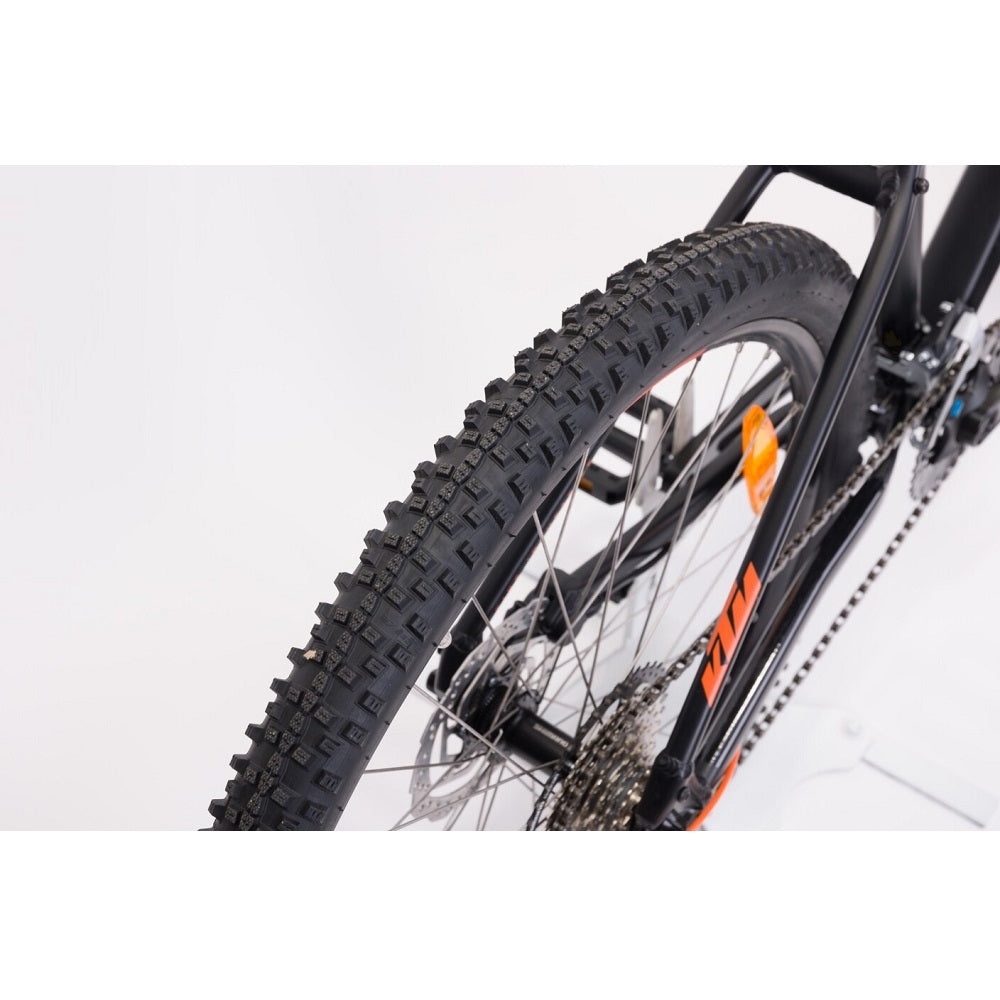 Велосипед KTM CHICAGO 272 27.5 " рама M / 43, чорний матовий (Помаранчевий), 2022